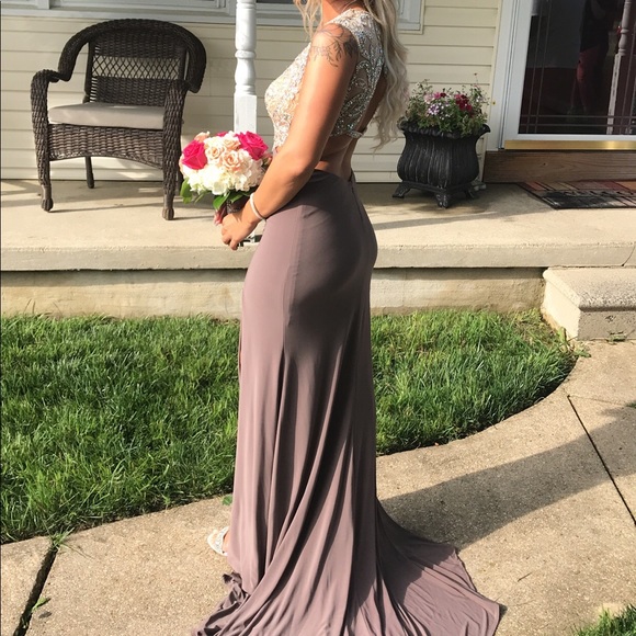 Prom dress - Picture 2 of 4